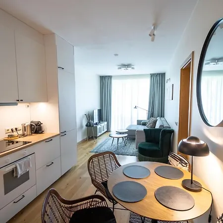 3 Kambariu Seimos Apartamentai Su Terasa Kunigiskiu Gatveje * Palanga