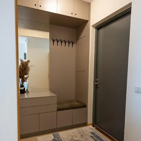 Apartman 3 Kambariu Seimos Apartamentai Su Terasa Kunigiskiu Gatveje